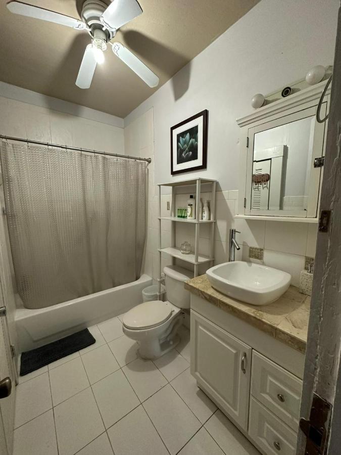 A Peaceful Stay In Miami Exterior photo